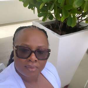 Meet your Posher, Emerald